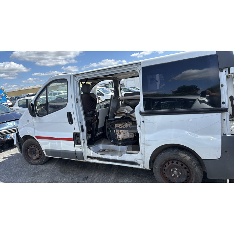 Poignee porte avant gauche RENAULT TRAFIC 2 Photo n°9