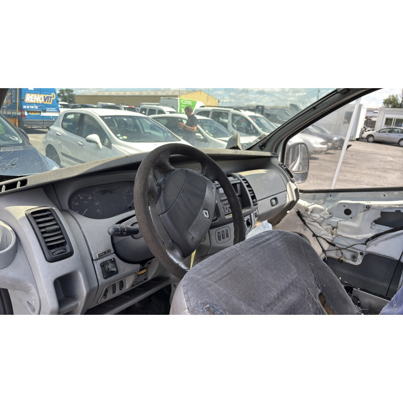 Poignee porte avant gauche RENAULT TRAFIC 2 Photo n°15