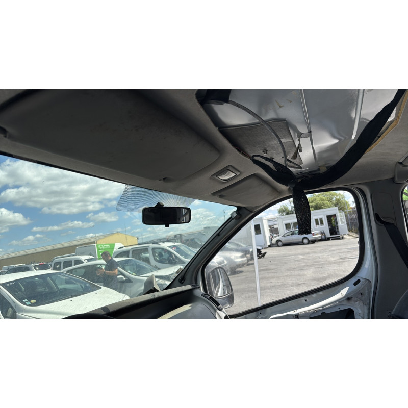 Poignee porte avant gauche RENAULT TRAFIC 2 Photo n°16