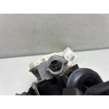 Pretensionneur de ceinture avant droit FORD FIESTA 6