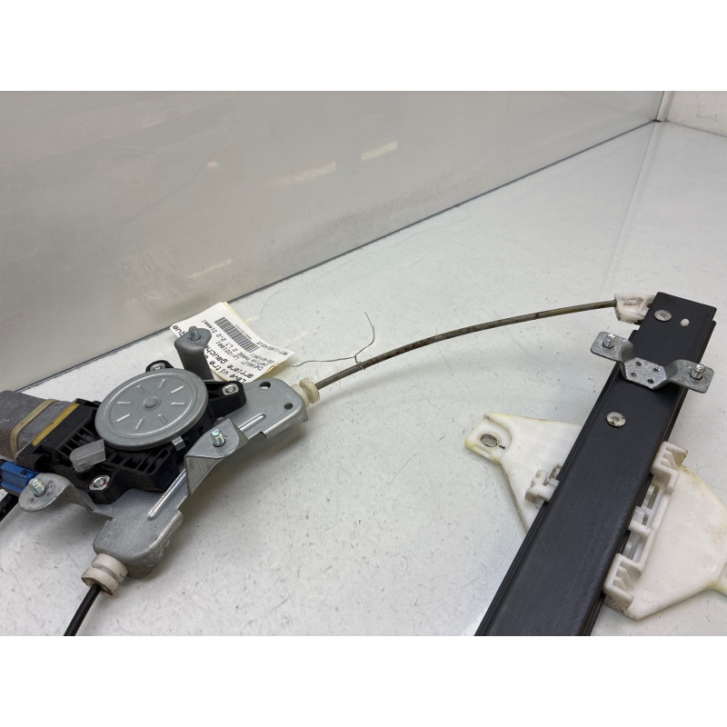 Leve vitre electrique arriere gauche CHEVROLET CAPTIVA Photo n°8