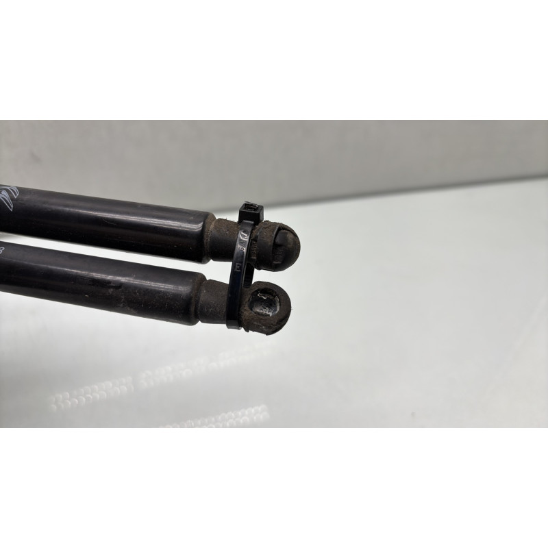 Verin de coffre CITROEN C3 3 Photo n°4