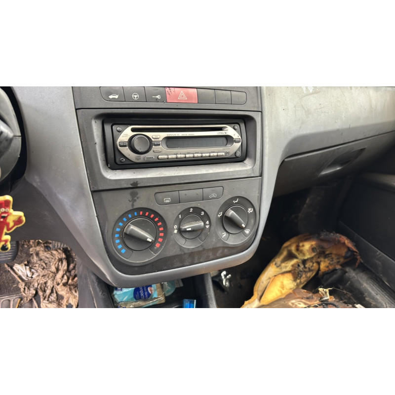Porte avant gauche FIAT GRANDE PUNTO Photo n°8