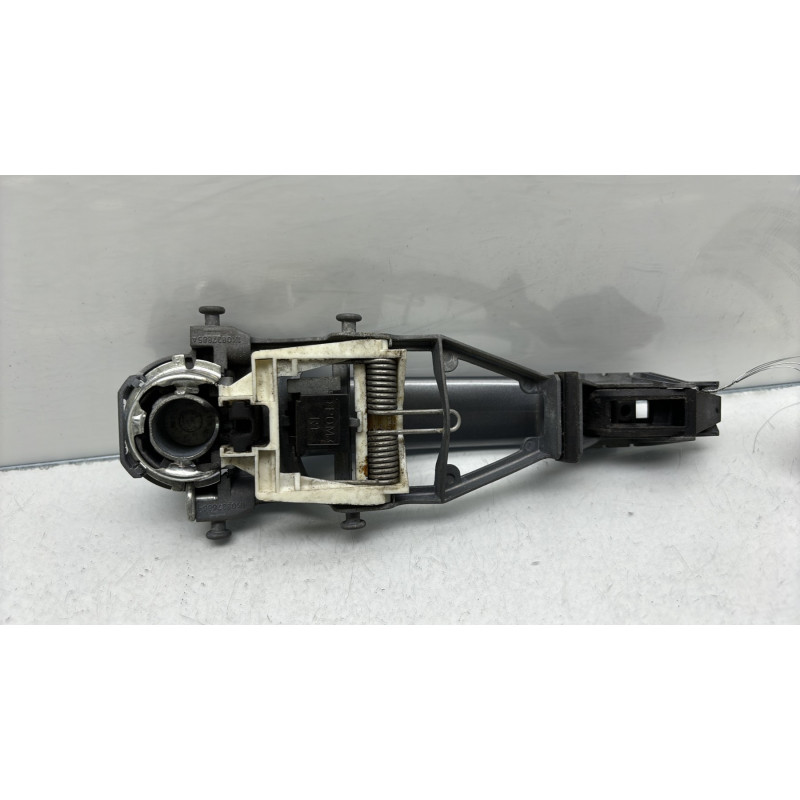 Poignee porte avant droit VOLKSWAGEN GOLF 5 Photo n°4
