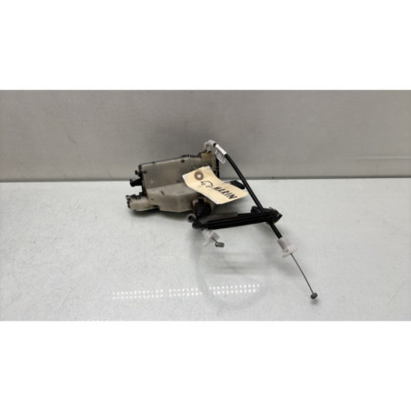 Serrure arriere gauche PEUGEOT 208 1