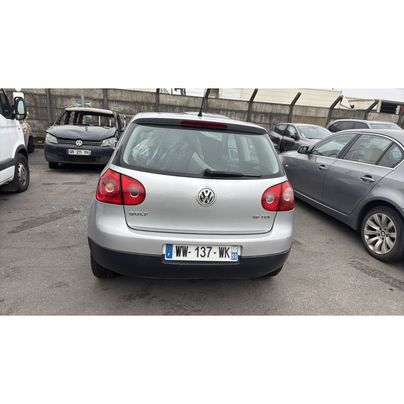 Feu arriere secondaire gauche (feux) VOLKSWAGEN GOLF 5 Photo n°8