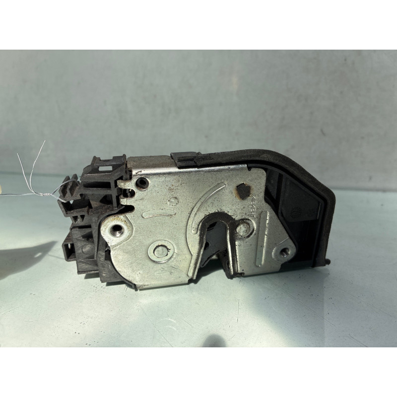 Serrure avant gauche BMW X3 E83 Photo n°4
