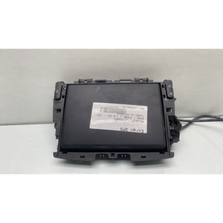 Ecran GPS PEUGEOT 5008 1