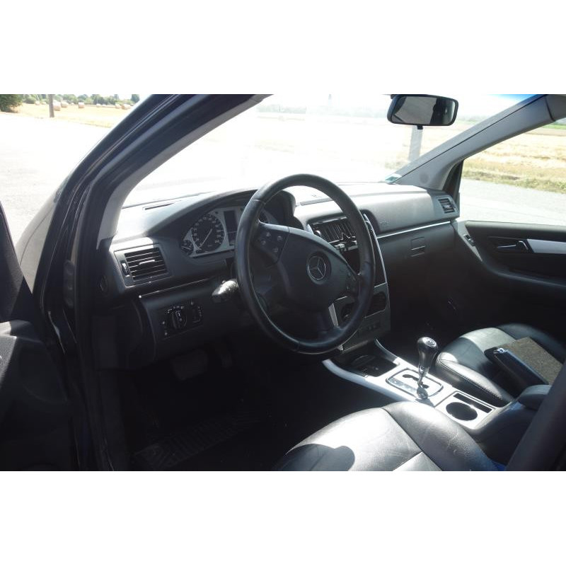 Porte avant gauche MERCEDES CLASSE B 245 Photo n°15