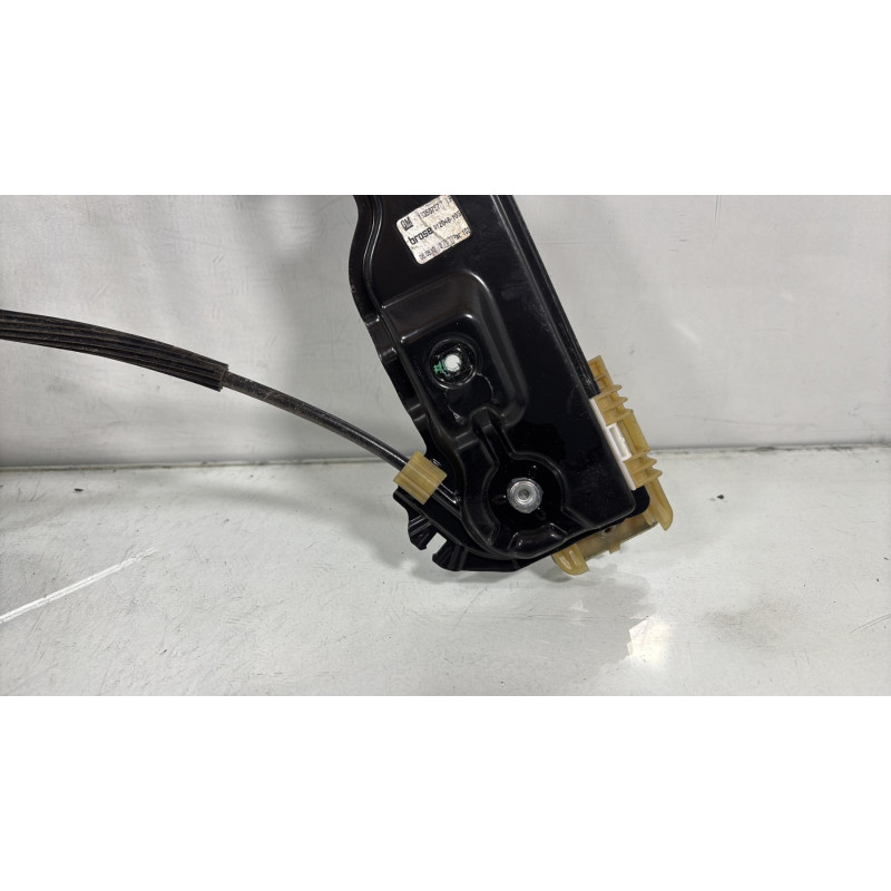 Leve vitre electrique avant gauche OPEL ASTRA J Photo n°3