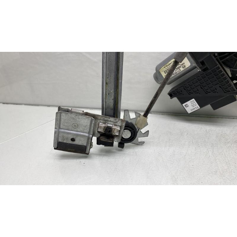 Leve vitre electrique avant droit SKODA FABIA 1 Photo n°4