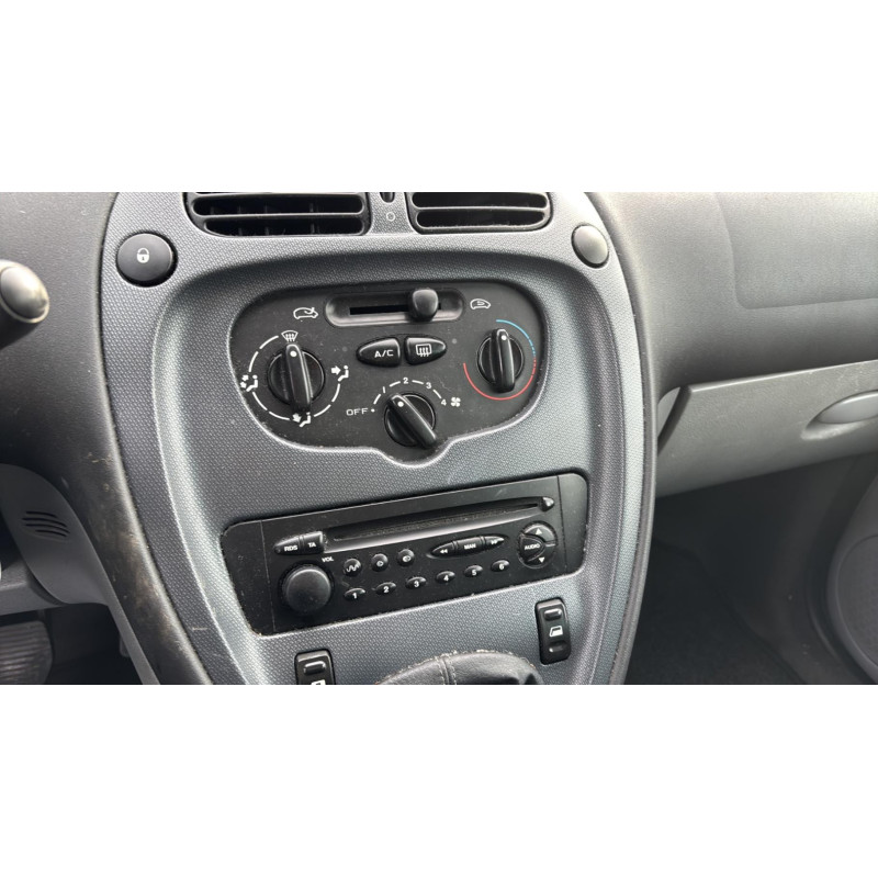 Moteur CITROEN XSARA PICASSO Photo n°9