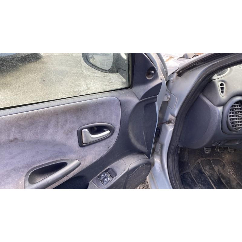 Leve vitre mecanique arriere droit RENAULT MEGANE 1 Photo n°12