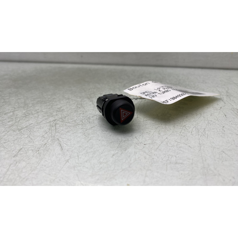 Bouton de warning OPEL ASTRA K Photo n°1