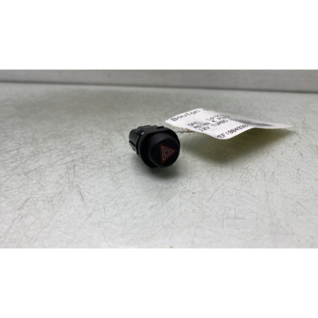 Bouton de warning OPEL ASTRA K Photo n°1