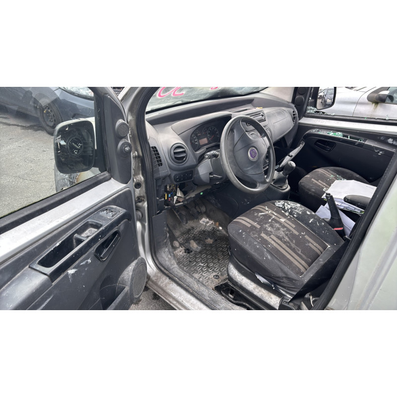 Moteur essuie glace avant FIAT FIORINO 3 Photo n°12