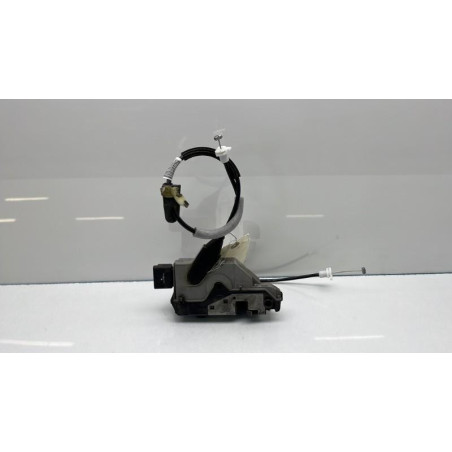 Serrure arriere droit PEUGEOT 208 1