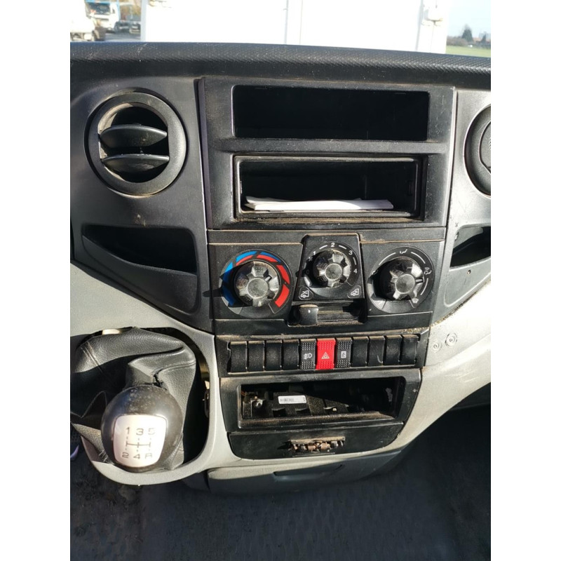 Porte avant droit IVECO DAILY 4 Photo n°8