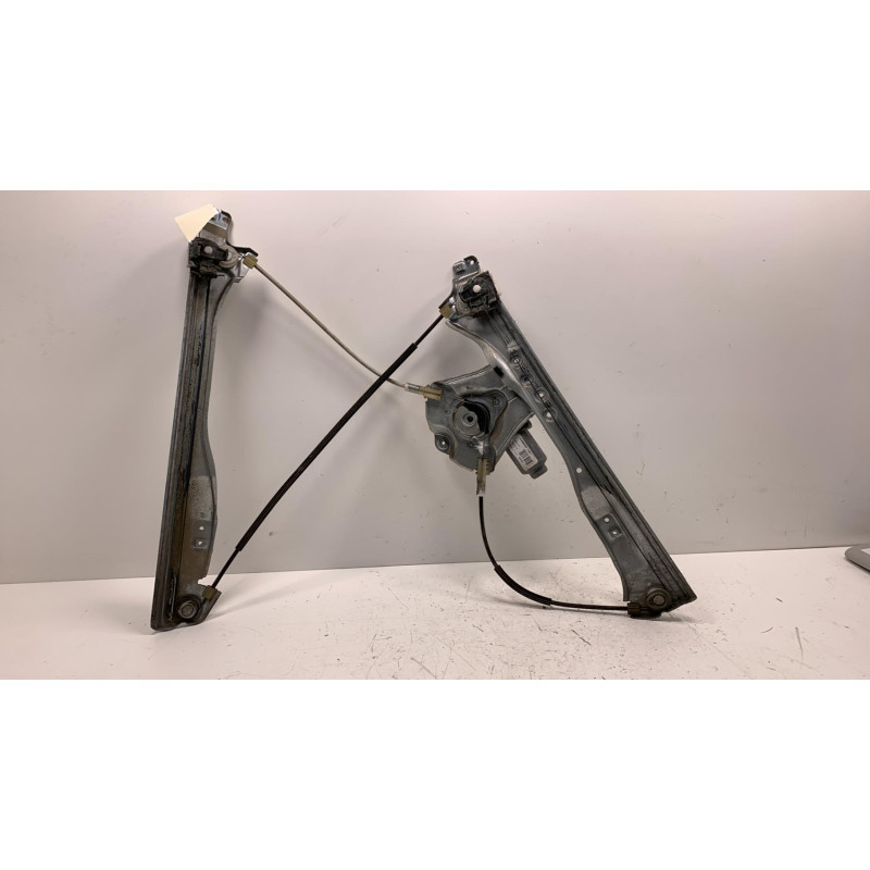 Leve vitre electrique avant droit RENAULT CLIO 3 Photo n°2
