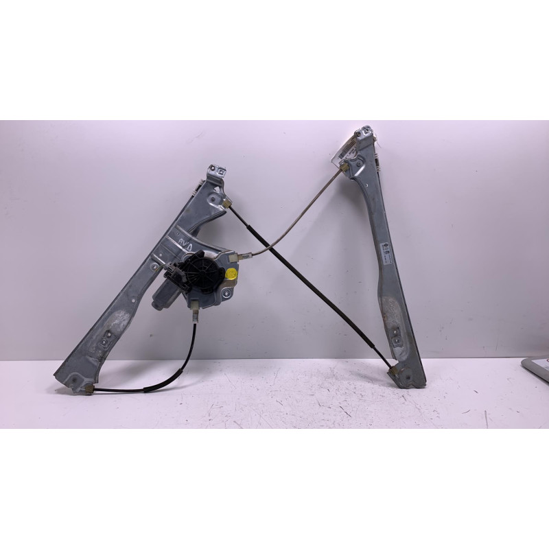 Leve vitre electrique avant droit RENAULT CLIO 3 Photo n°4