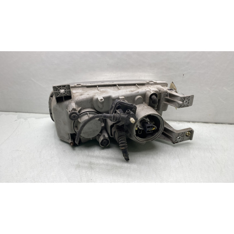 Optique avant principal droit (feux)(phare) HYUNDAI TRAJET Photo n°4