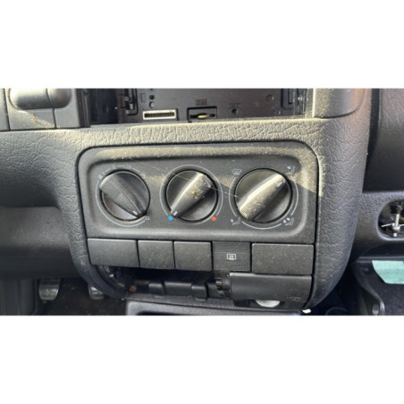 Pare boue avant gauche VOLKSWAGEN GOLF 3 Photo n°1