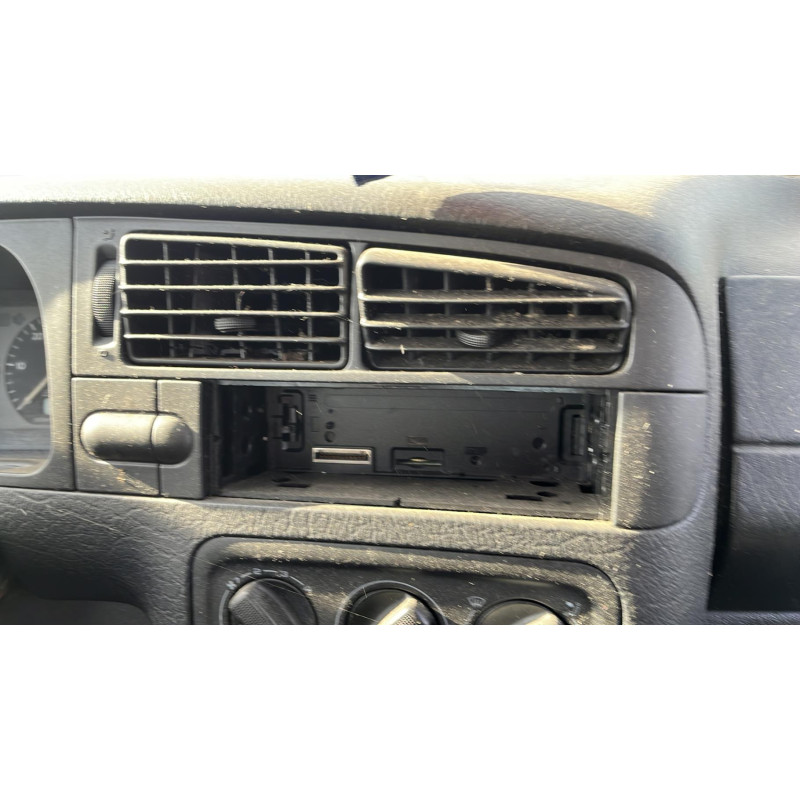 Pare boue avant gauche VOLKSWAGEN GOLF 3 Photo n°9
