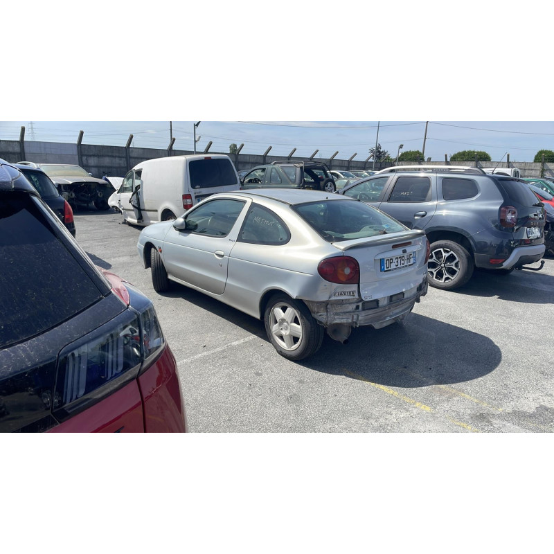 Malle/Hayon arriere RENAULT MEGANE 1 Photo n°1