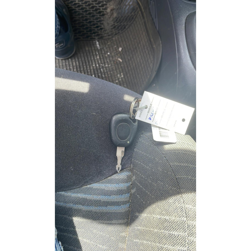 Malle/Hayon arriere RENAULT MEGANE 1 Photo n°4