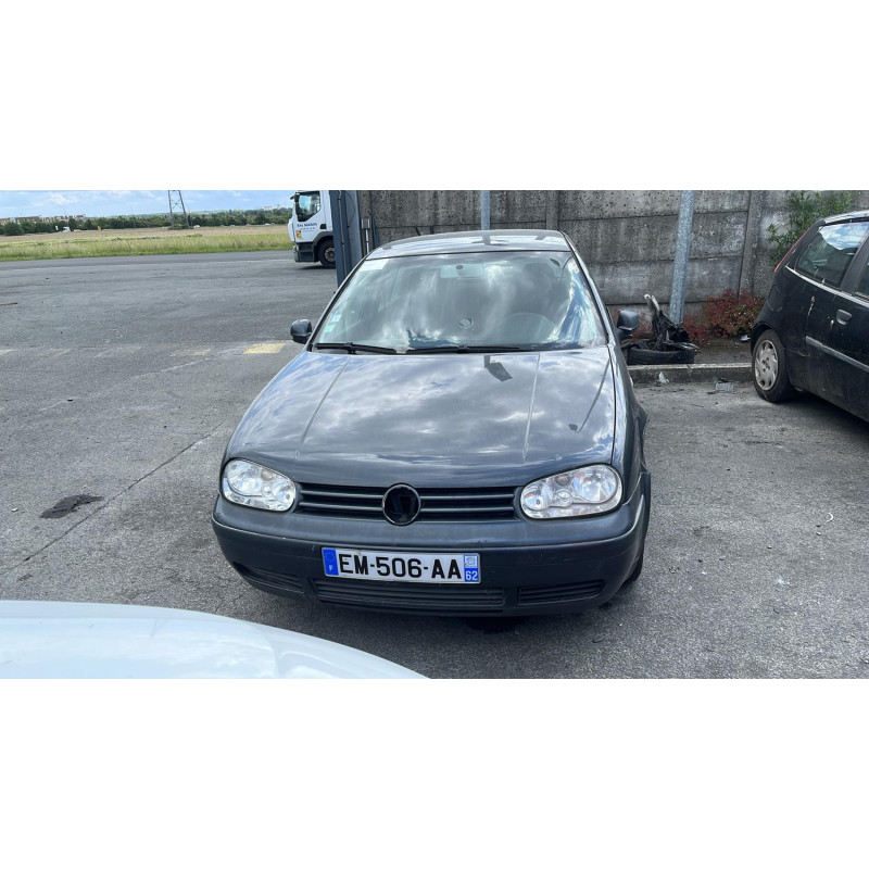 Charniere de capot VOLKSWAGEN GOLF 4 Photo n°1