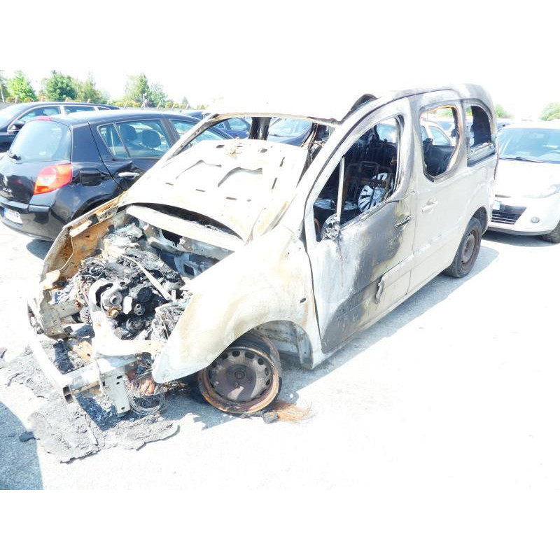 Pare boue arriere droit CITROEN BERLINGO 2 Photo n°5