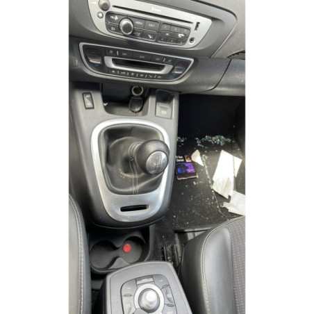 Pare boue arriere gauche RENAULT GRAND SCENIC 3