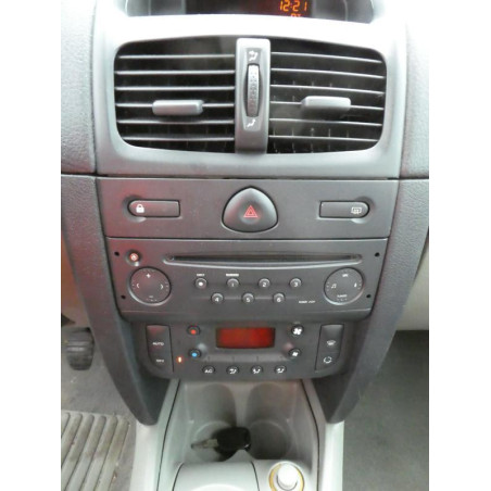 Plage arriere RENAULT CLIO 2 Photo n°1