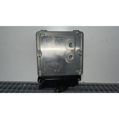 Calculateur moteur AUDI A4 2