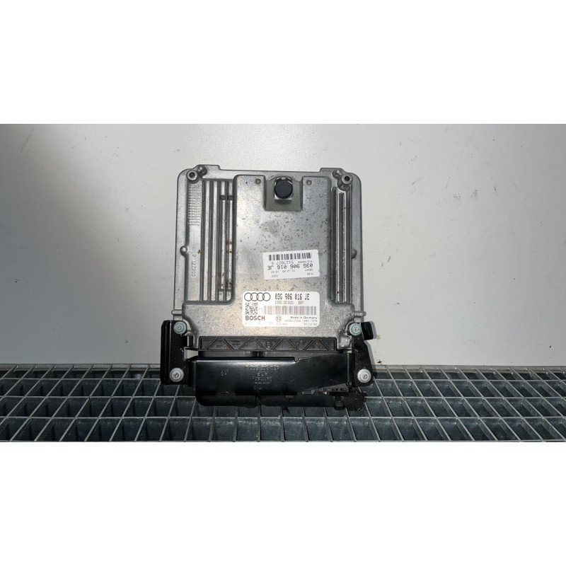Calculateur moteur AUDI A4 2 Photo n°4