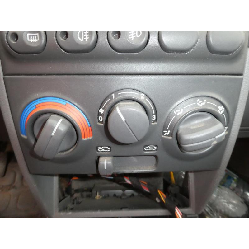 Air bag conducteur FIAT PUNTO 1 Photo n°4