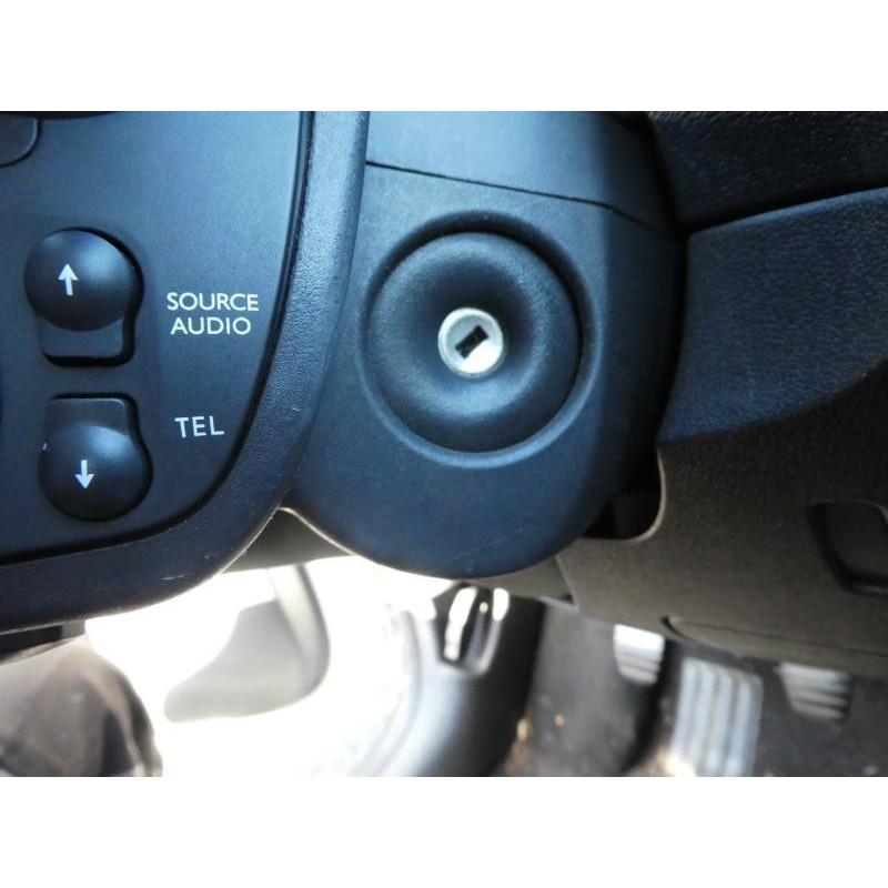 Air bag conducteur RENAULT CLIO 3 Photo n°2