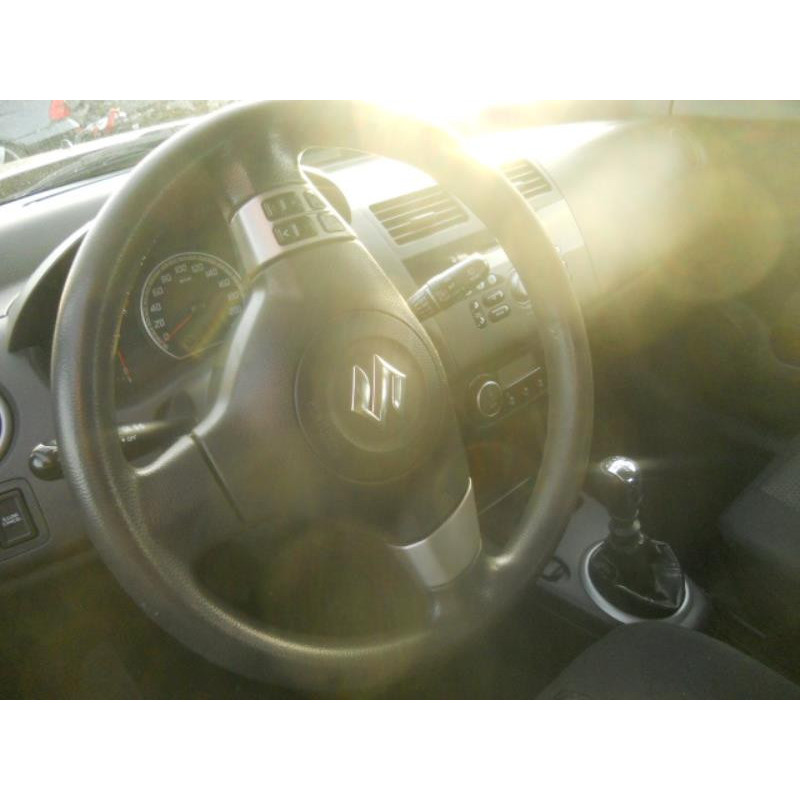 Air bag conducteur SUZUKI SWIFT 3 Photo n°6
