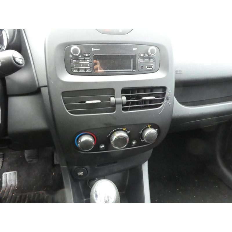 Volant RENAULT CLIO 4 Photo n°6