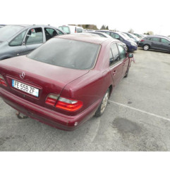 Vitre avant gauche MERCEDES CLASSE E 210