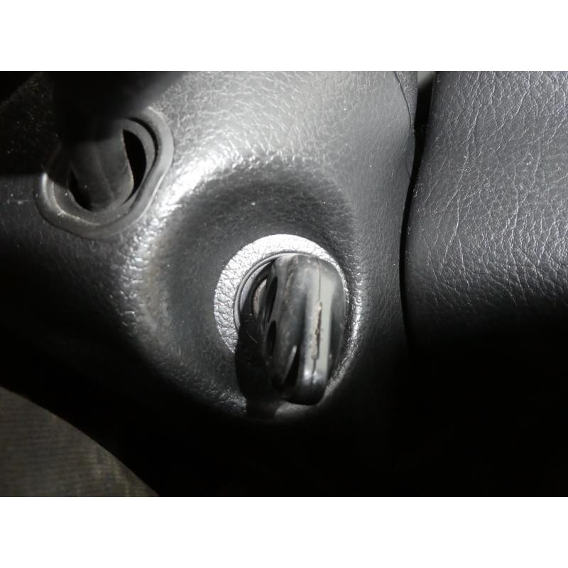Vitre avant gauche PEUGEOT 406 Photo n°2
