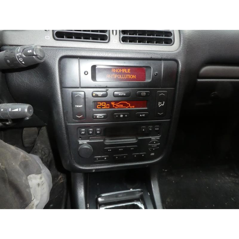 Vitre avant gauche PEUGEOT 406 Photo n°6