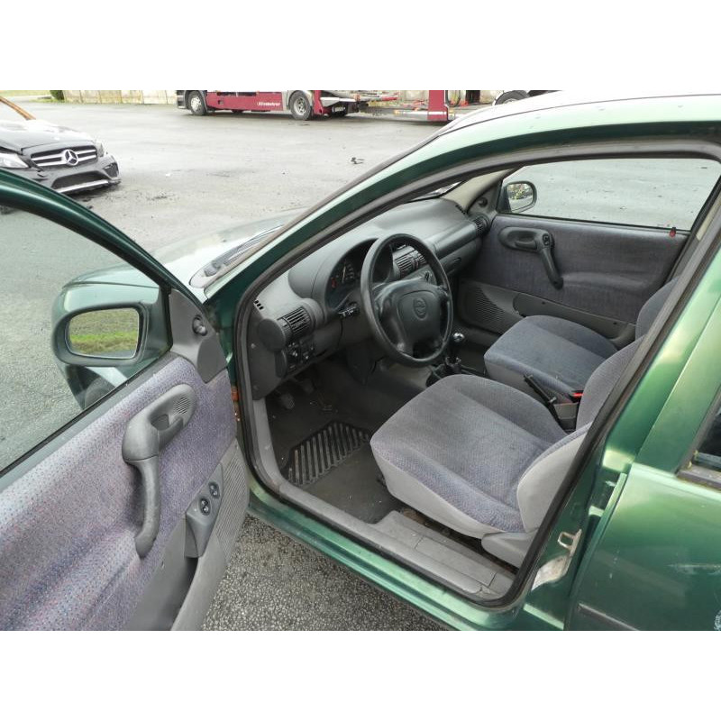 Plage arriere OPEL CORSA B Photo n°4