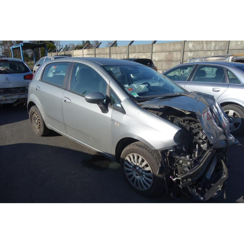 Volant FIAT PUNTO EVO 3 Photo n°2