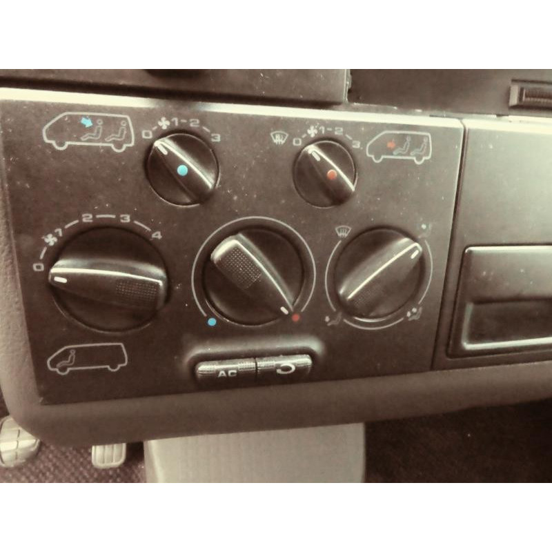 Custode arriere gauche VOLKSWAGEN TRANSPORTER 4 Photo n°4