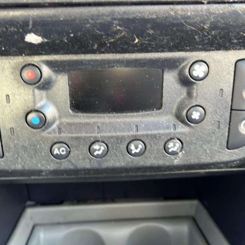Bouton de warning RENAULT CLIO 2 Photo n°14