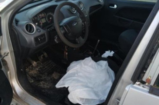 Serrure avant gauche FORD FIESTA 5