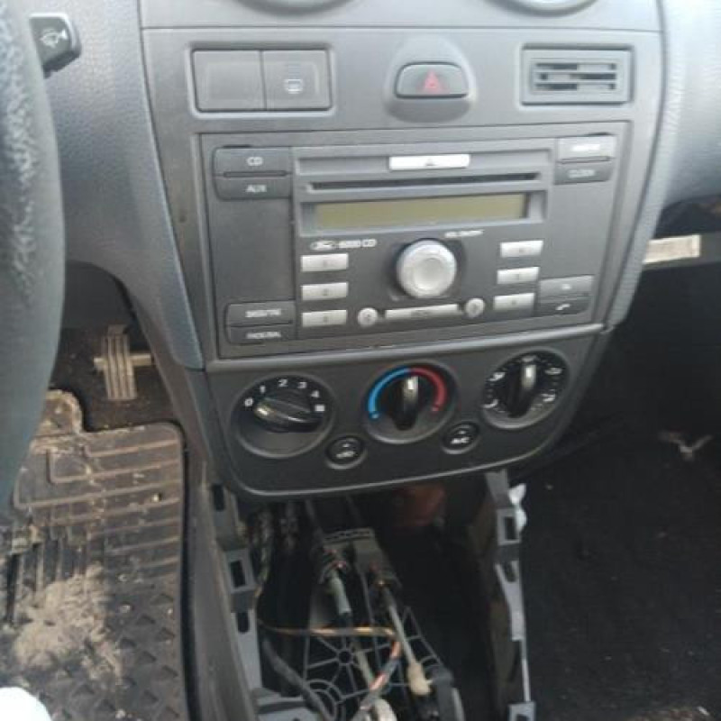 Serrure avant gauche FORD FIESTA 5 Photo n°18