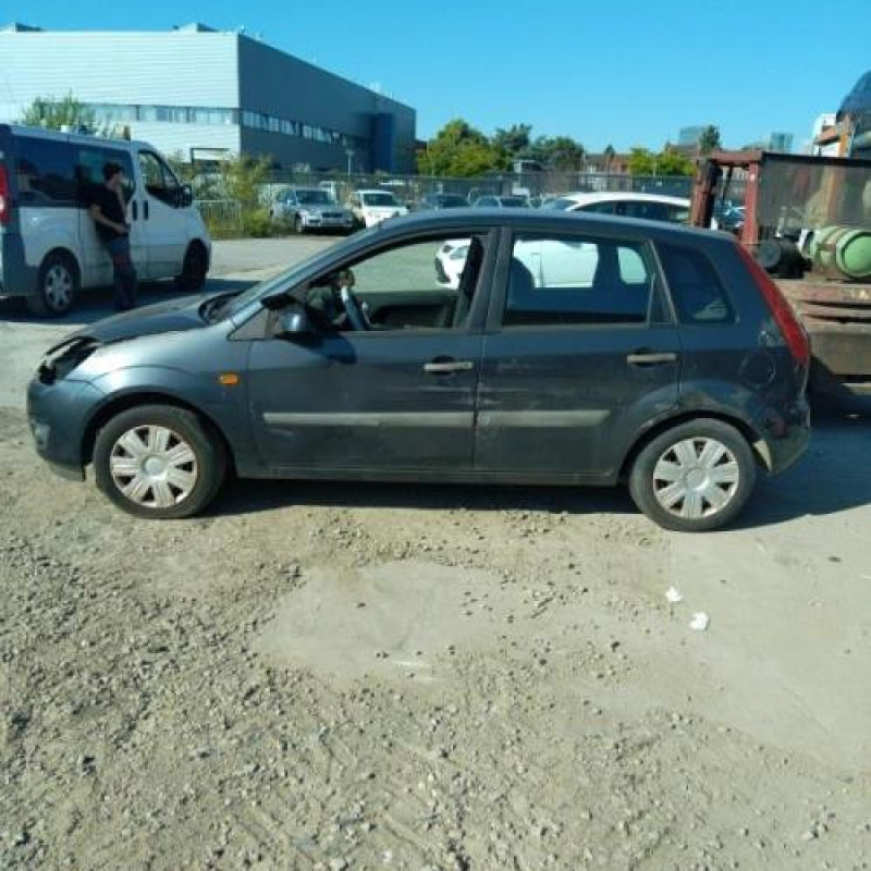 Serrure avant gauche FORD FIESTA 5 Photo n°8