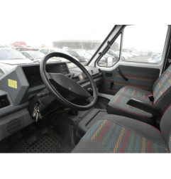 Custode avant droit (porte) RENAULT MASTER 1